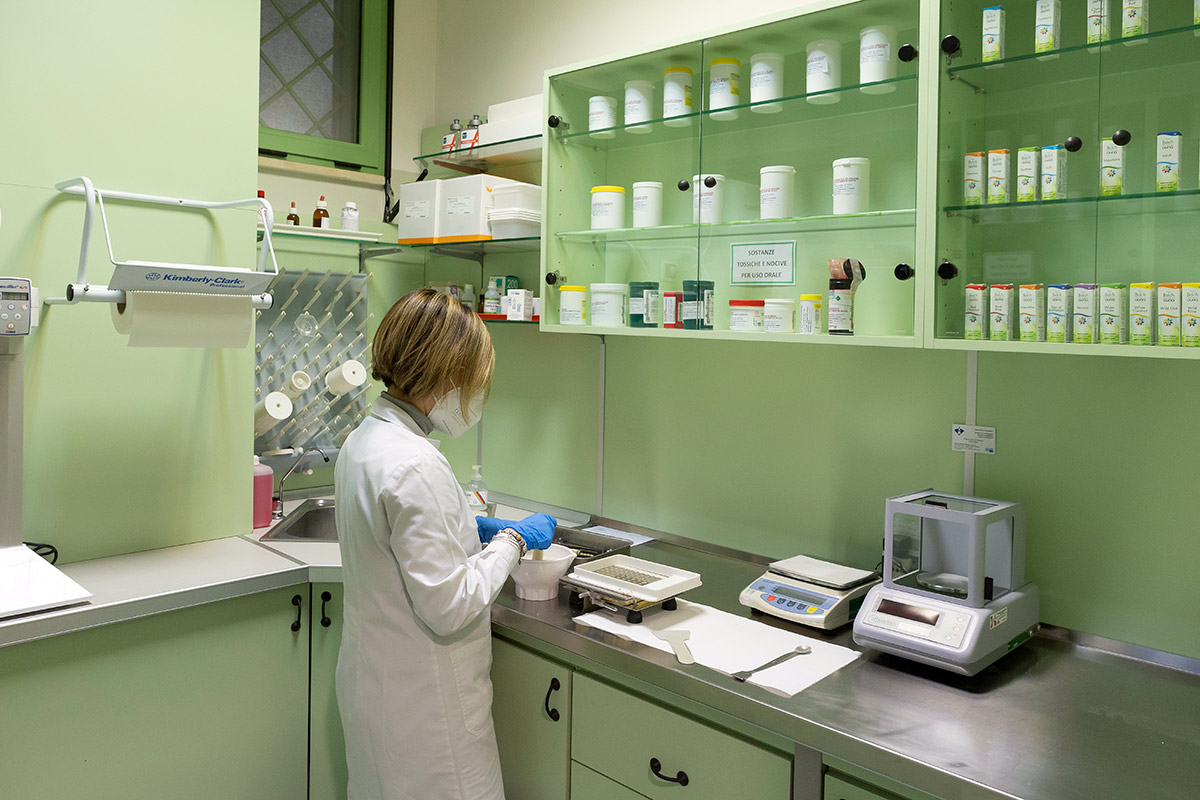 Laboratorio galenico - Farmacia Menconi Marsciano